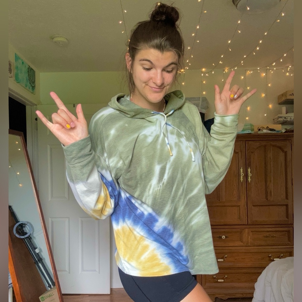 ULTRA FLIRT green tie dye long sleeve hoodie